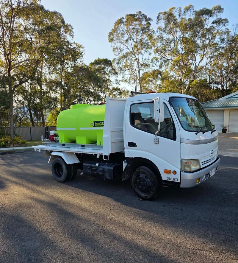 The water cart, 2,000 L AquaPath tank
